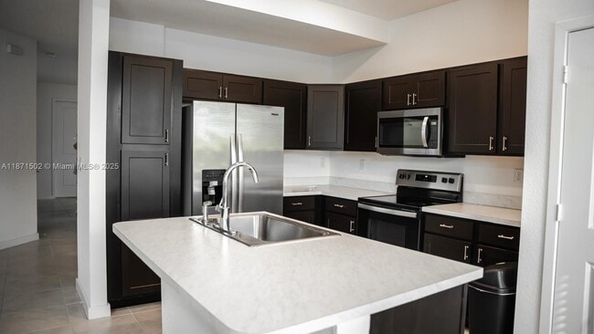 Foto del edificio - 1202 NW 208th Terrace