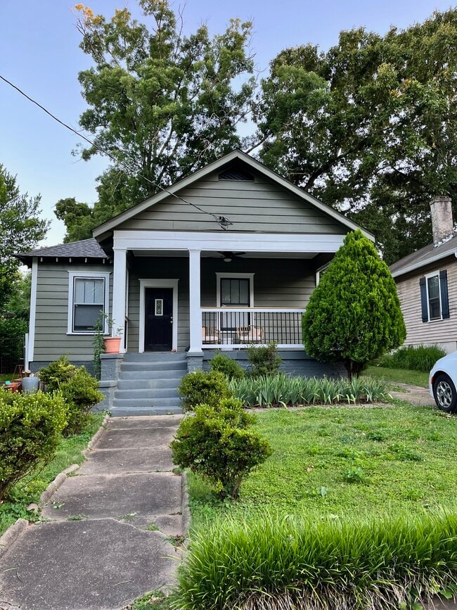 Building Photo - 1756 Thompson Ave