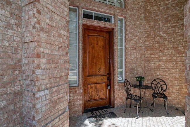 Building Photo - 415 Irvine Dr