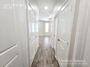 Building Photo - 1403 Petri Dr