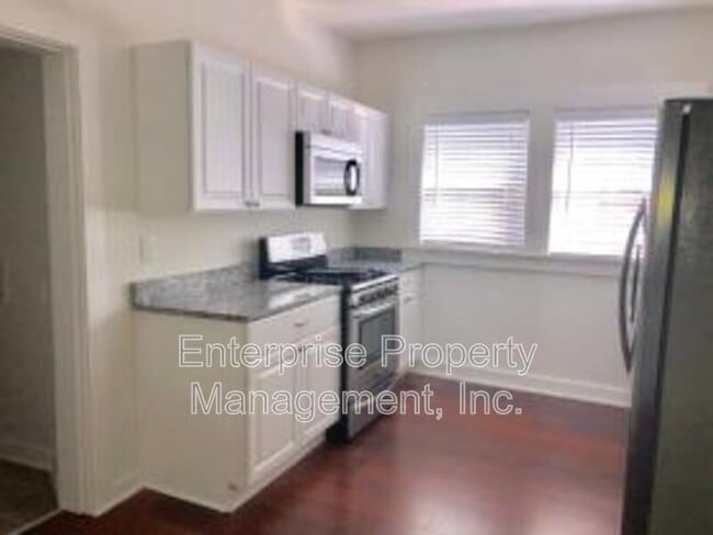 Photo - 2360 Forest Ave Apartment