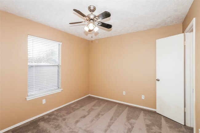 Foto del edificio - 14815 Oak Pines Dr