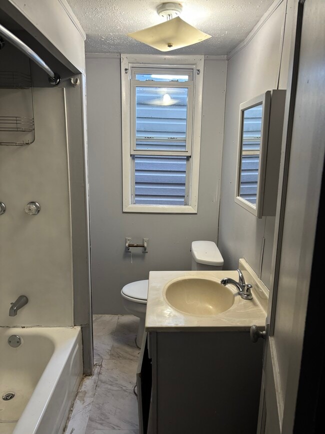 Foto del edificio - 1143 E Webster St