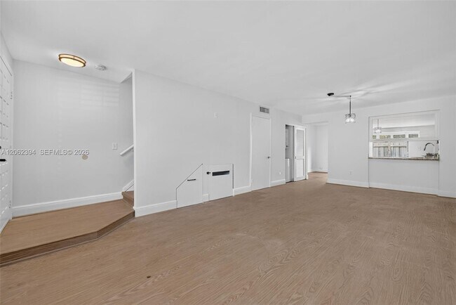 Foto del edificio - 10206 SW 77th Ct