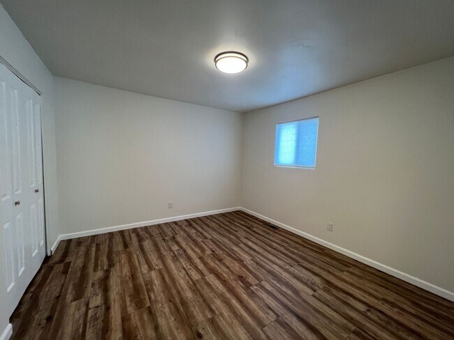 Building Photo - Schilling Duplex