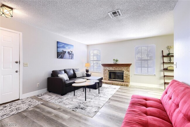 Foto del edificio - 5576 W Rochelle Ave.