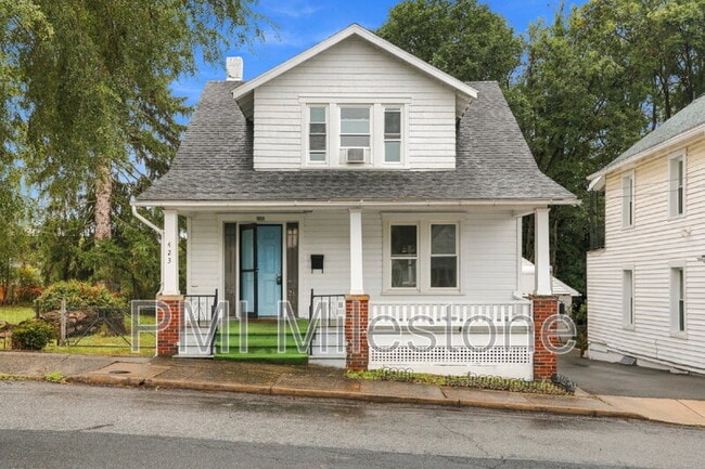 Building Photo - 423 E Washington St