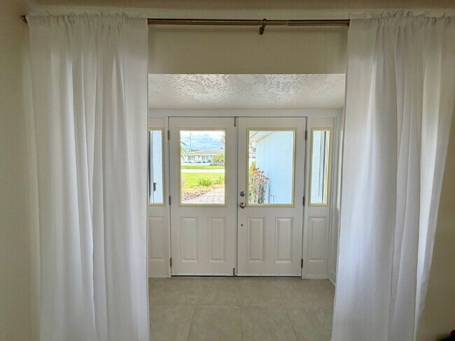 Foto del edificio - Gorgeous Pool Home in Satellite Beach!!