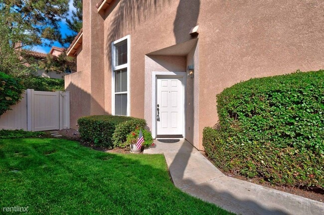 Building Photo - 3 br, 3.5 bath Townhome - 1664 Plover Court
