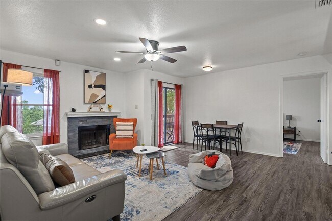 Foto del edificio - 4500 E Oltorf St