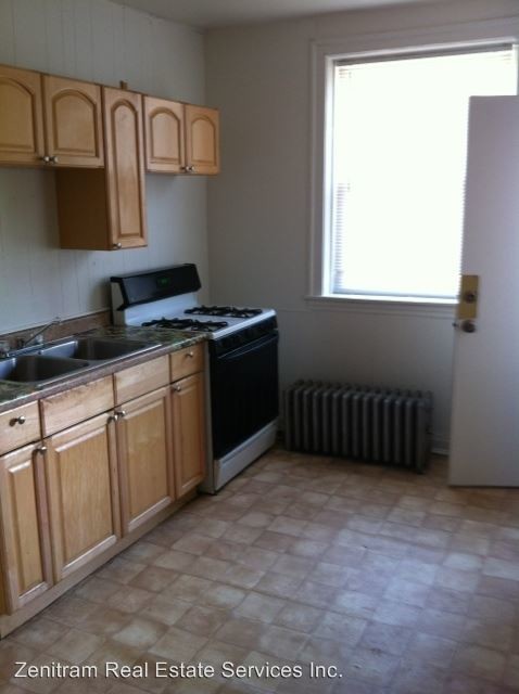 Building Photo - 826 S 17th Ave