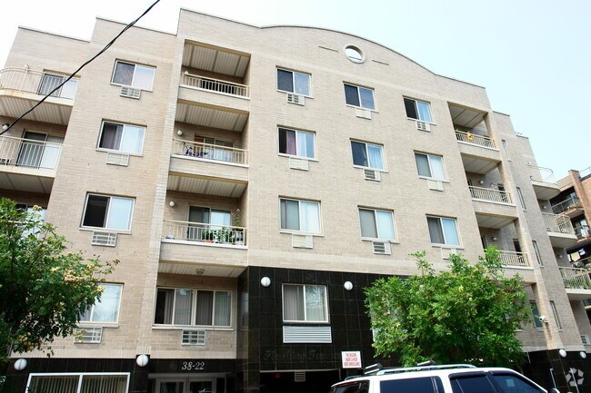 Foto del edificio - 3822 147th St