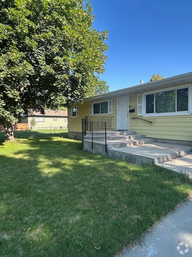 Building Photo - 2153 Fair Park Dr