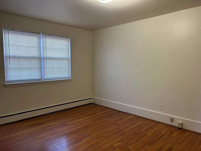 Building Photo - 383 Monticello Ave