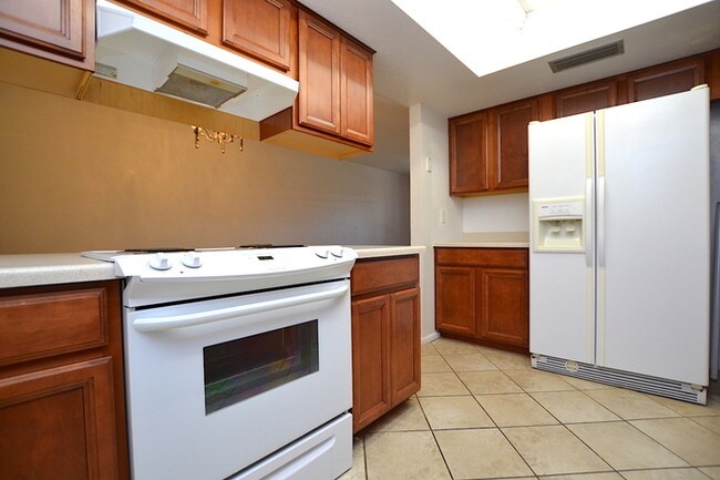 Foto del edificio - 945 N Cherry