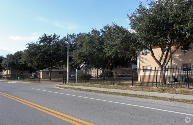 Building Photo - Lakewood Terrace