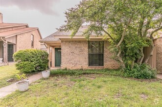 Building Photo - 611 Lost Springs Ct