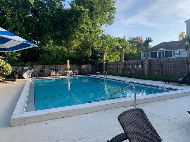 Building Photo - 2201 Scenic Hwy