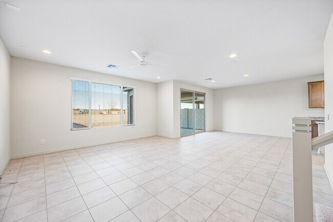 Building Photo - beautiful 3 bedrooms + loft, 2.5 baths