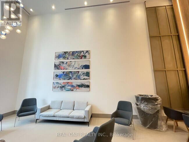 Photo du bâtiment - 430 Square One Dr