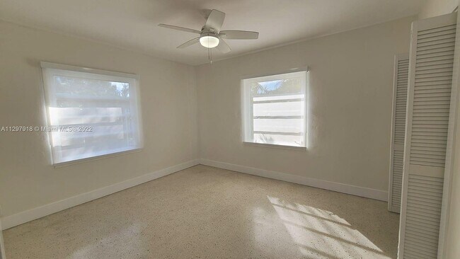 Building Photo - 827 NE 140th St