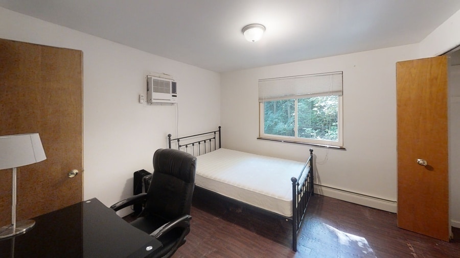 Building Photo - 1546 Jones-1546-2