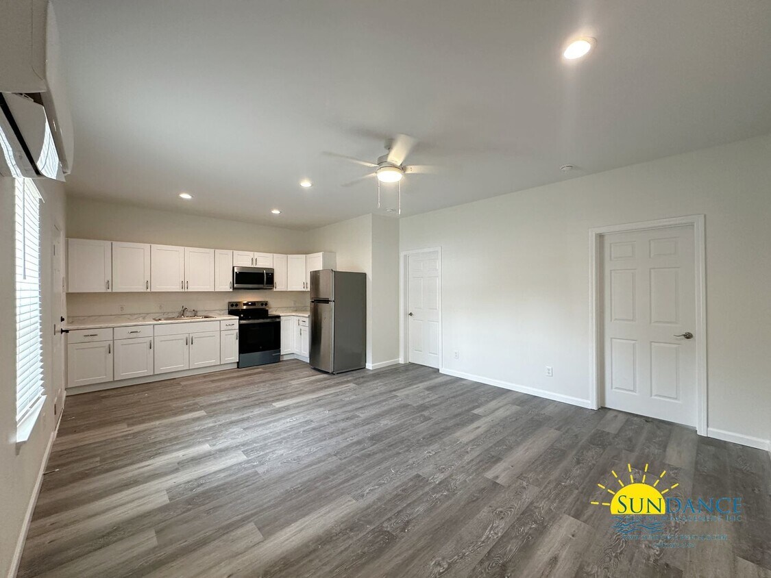 Foto principal - Brand-New 2-Bedroom Home in Fort Walton Be...