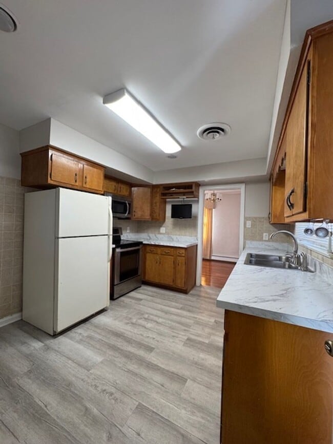 Foto del edificio - Spacious Brick Rancher