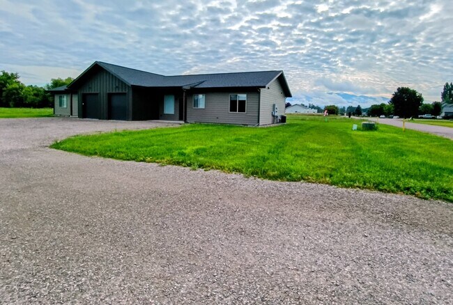 Foto del edificio - 1524 Trumble Creek Rd