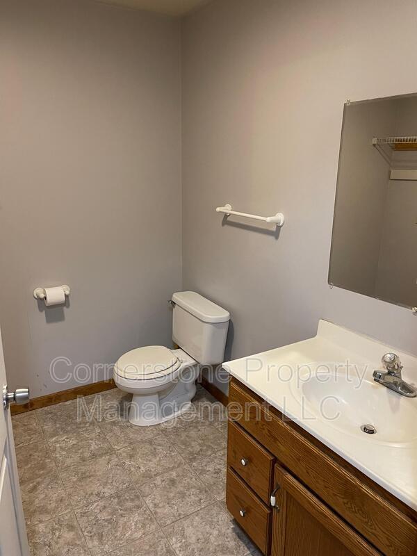 Building Photo - 622-624 5th - 622