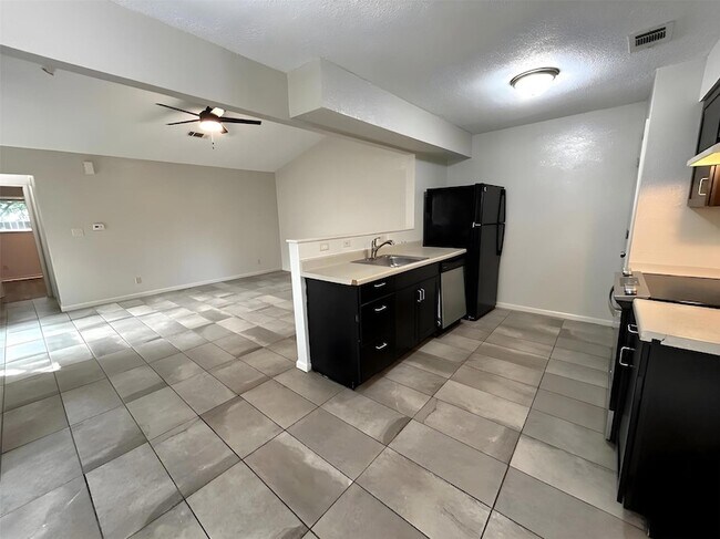 Foto del edificio - 7600 St Amant Pl