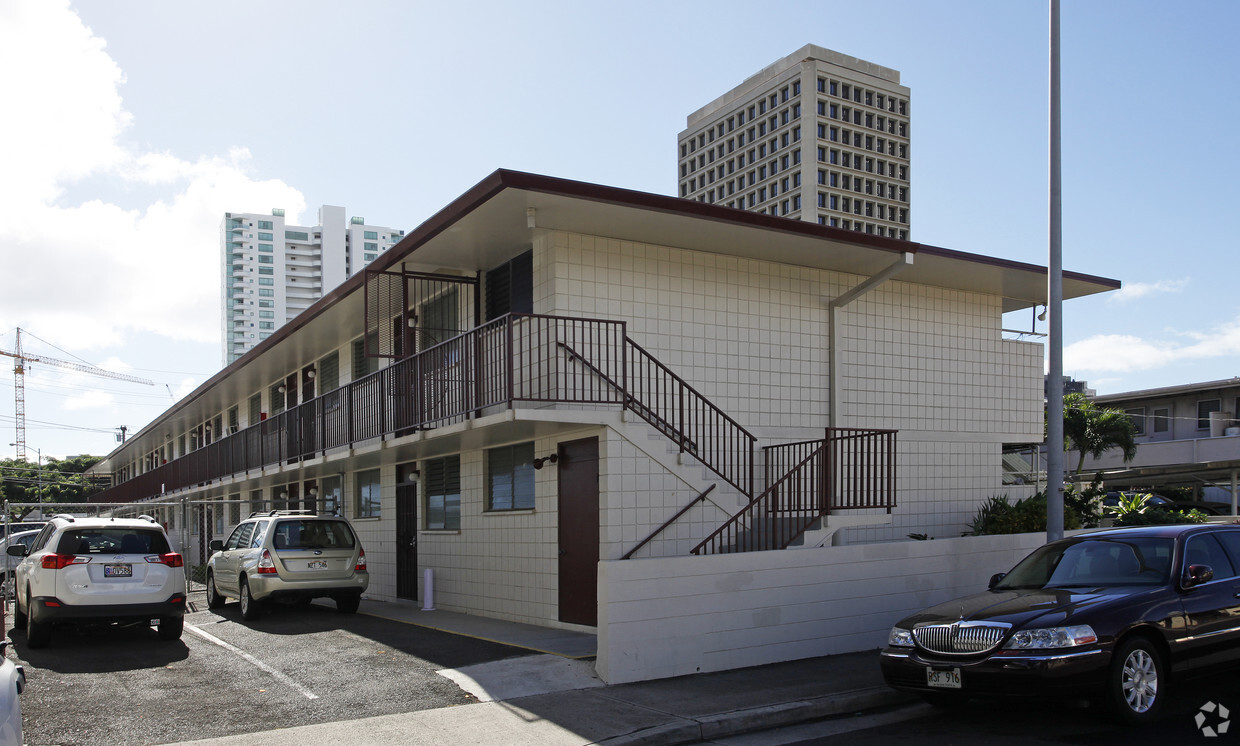 650 Sheridan Street - 650 Sheridan St