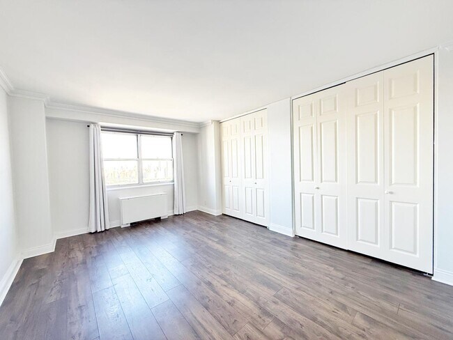 Foto del edificio - 6600 Boulevard E