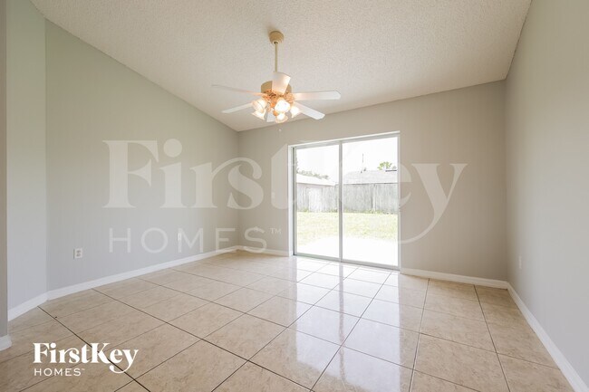 Foto del edificio - 827 Massy Ct