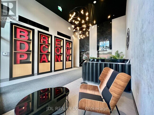 Building Photo - 195 McCaul St