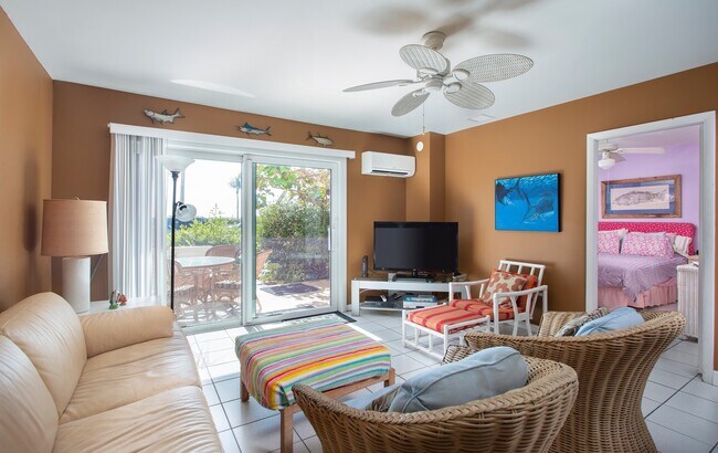 Foto del edificio - 1 Bedroom 1 Bathroom Furnished Beach Front Condo
