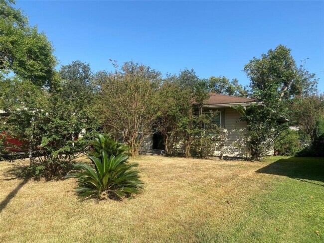 Building Photo - 6418 Limestone St