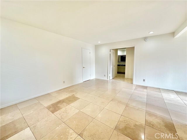 Building Photo - 289 Streamwood