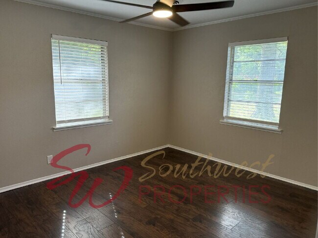 Foto del edificio - Very spacious 3 bedroom 2 bath in excellent neighborhood!