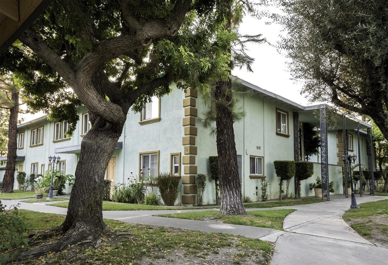 Primary Photo - Chaumont Villas Apartments