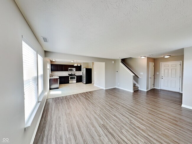 Foto del edificio - 8041 Whistlewood Dr