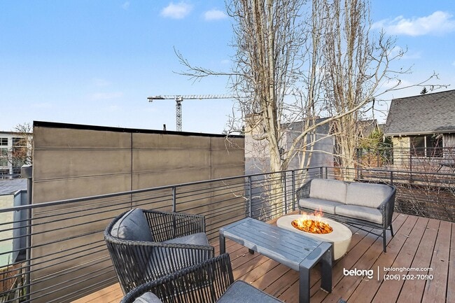 Foto del edificio - 3815 Interlake Ave N