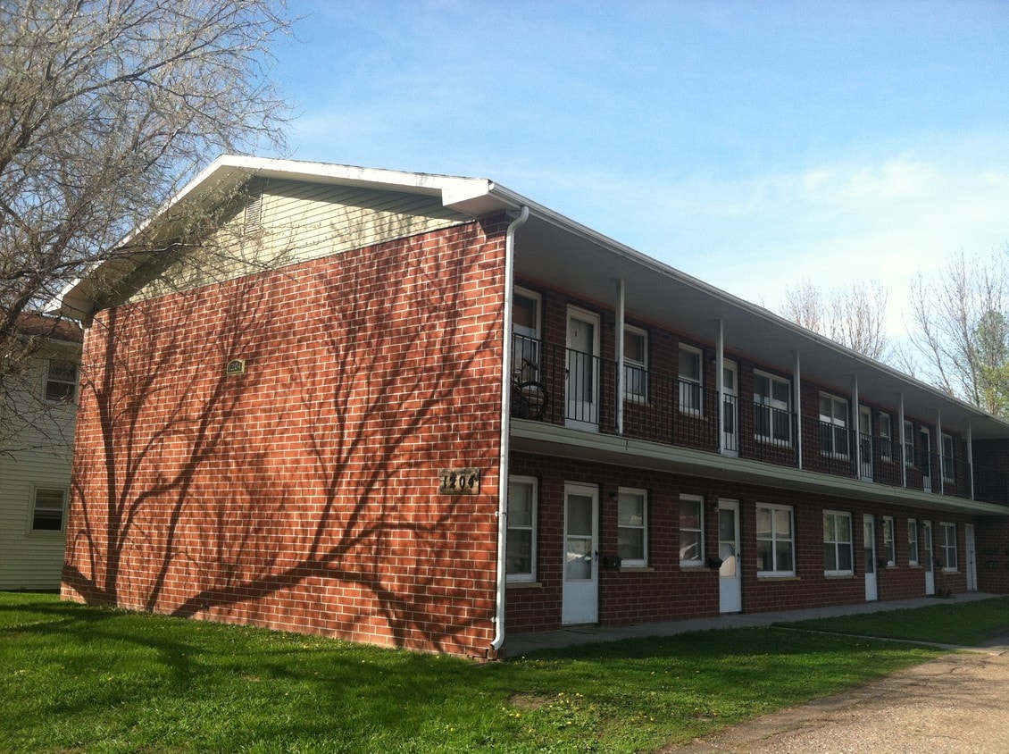Building Photo - 1108 N 39th St