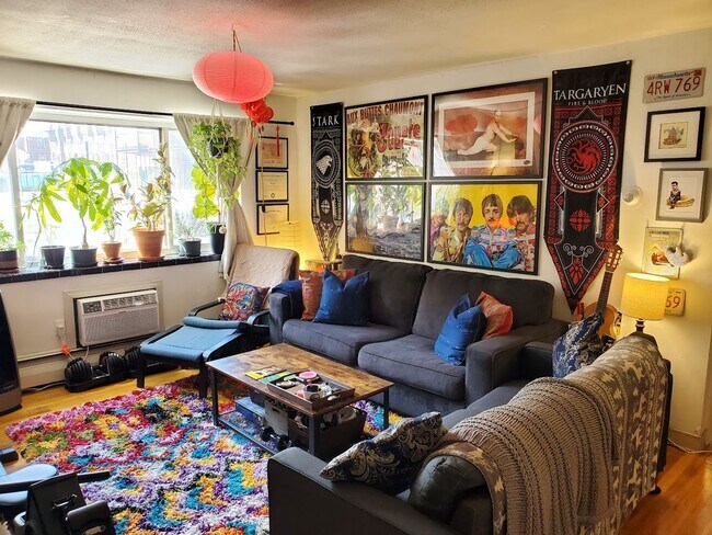 Foto del edificio - ALLSTON 2-BED ON BROOKLINE LINE WITH PARKING, POOL; HT HW INCL, NO FEE