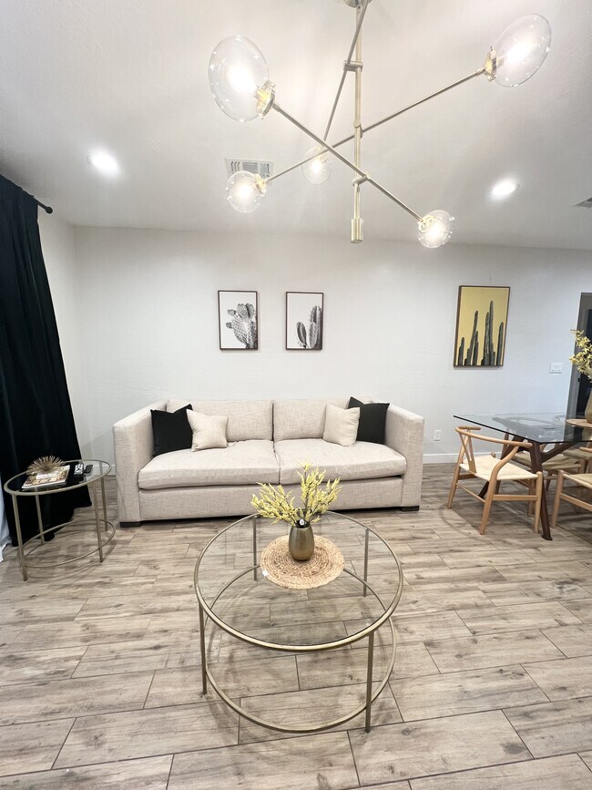 Foto del edificio - 1618 E Glenrosa Ave