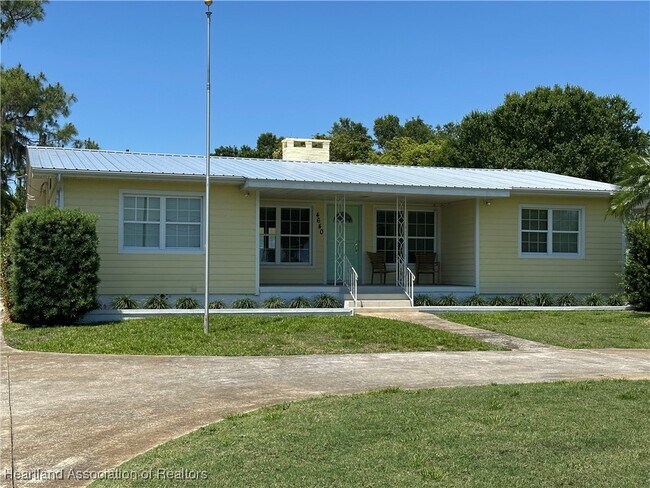 Foto del edificio - 4640 Lakeview Dr