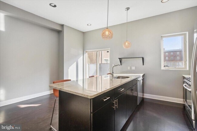 Foto del edificio - 1353 N Mascher St