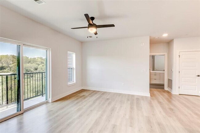 Building Photo - 2500 Longview St