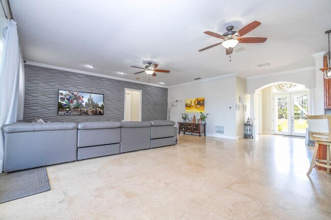Foto del edificio - GORGEOUS SINGLE FAMILY HOME!