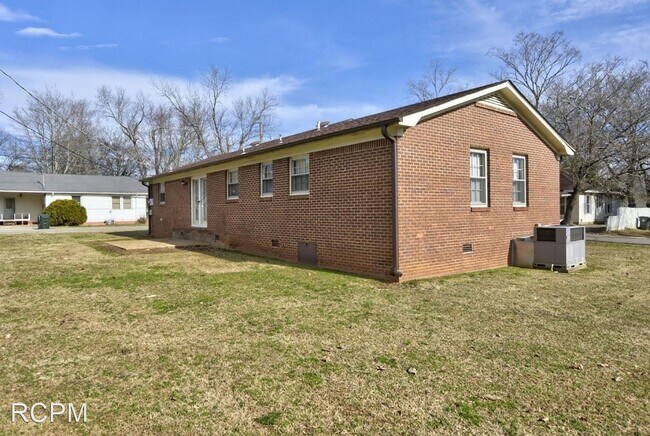 Building Photo - 3 br, 2 bath House - 607 Beaty Street